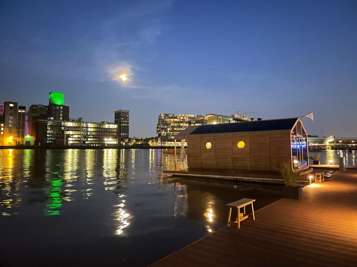 Wikkelboat Nr2 At Floating Rotterdam Rijnhaven Hotel Exterior photo